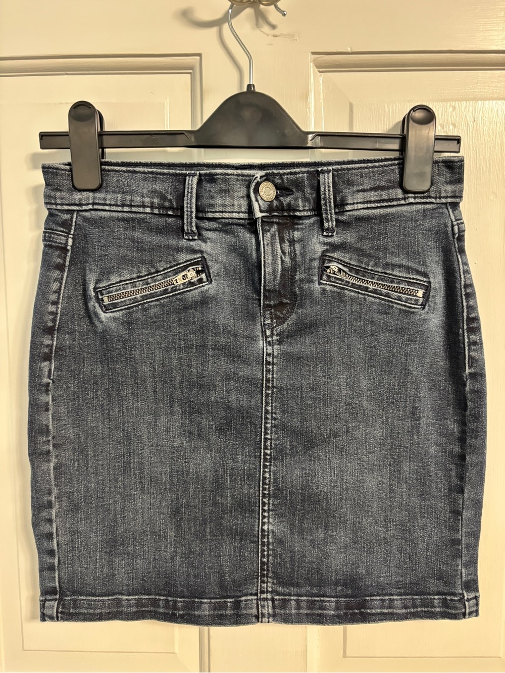 Banana Republic Size 26/2 Dark Wash Denim Mini Skirt Zip Pockets